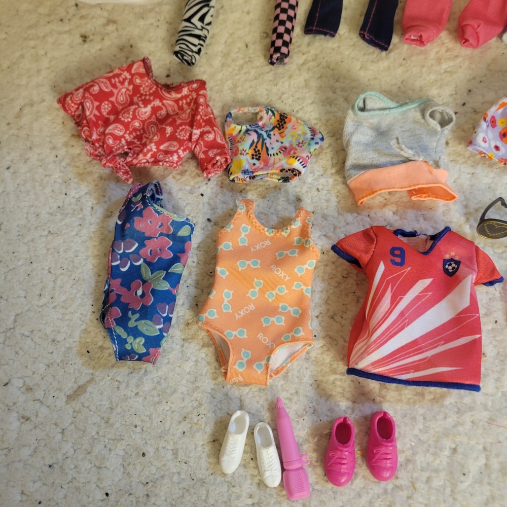 Barbie Fashion Doll Clothes Lot 18pc Roxy Swimsuit Panda Reveal Multi Excellent - Picture 5 of 8
